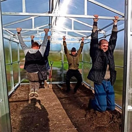 Усиленная конструкция каркаса прямостенной теплицы